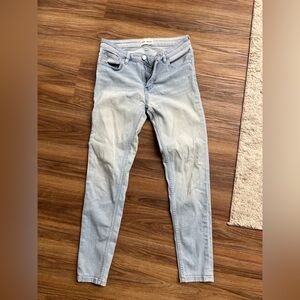 American Eagle Outfitters Light Wash Skinny Jeans